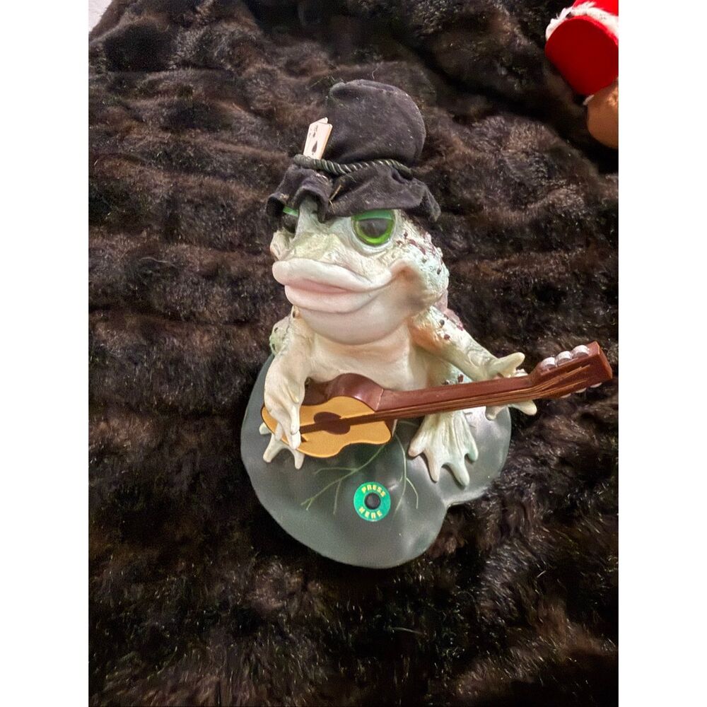 Vtg 1997 Dan Dee  The Gambler Musical Animated Frog With Guitar Kenny Rogers